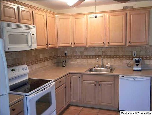 2nd image of 121 Muhlen Platz Unit C