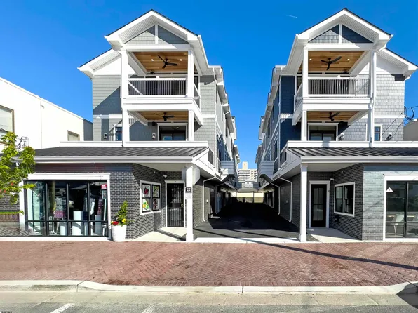 9412 Ventnor Ave, Margate, NJ 08402