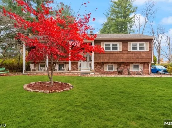 1264 Ringwood Ave, Pompton Lakes, NJ 07442