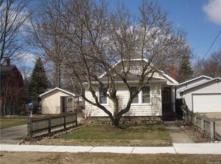 412 Riggs St, Fenton, MI 48430