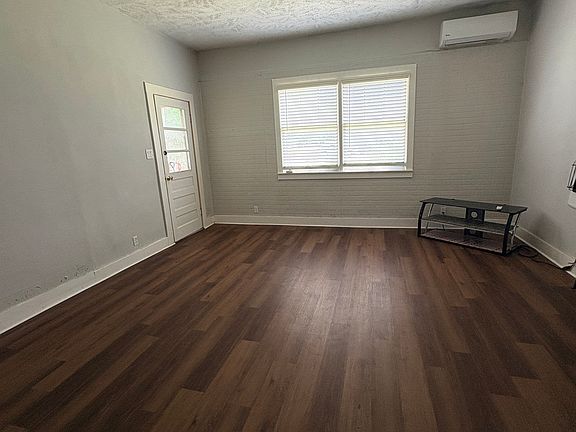3rd image of 214 S 10th St