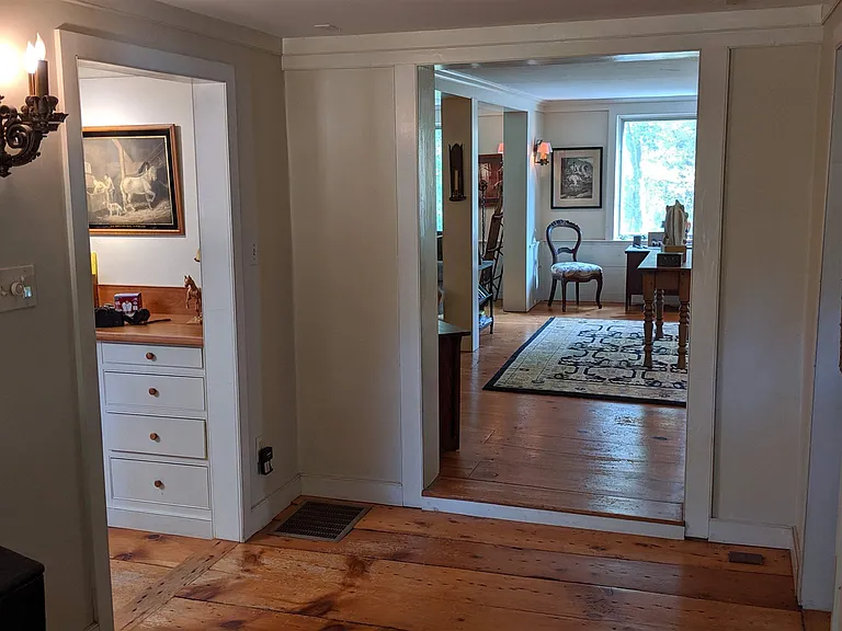 266 N Haverhill Rd — Photo 6