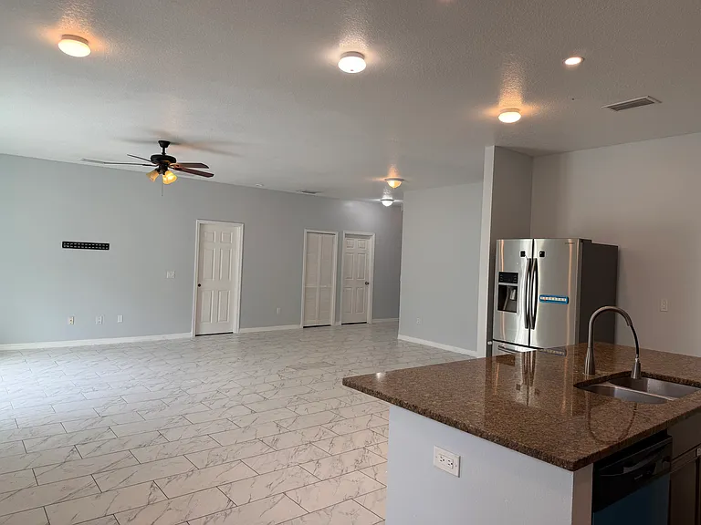 3601 1/2 E Fern St — Photo 24