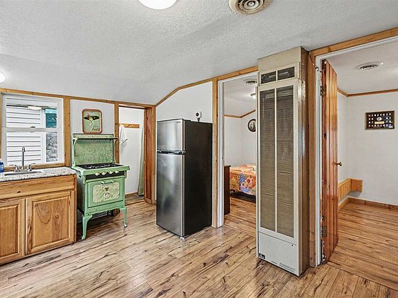 4th image of 5124-9 Beechwood Ave