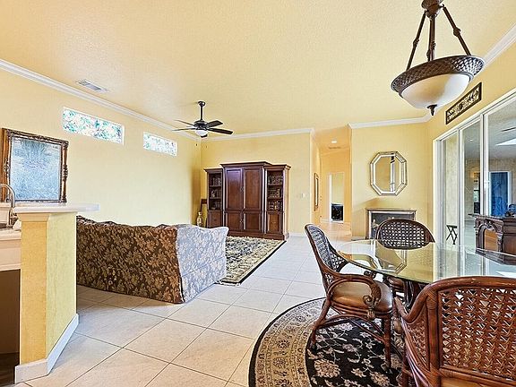 4th image of 10521 SW Westlawn Boulevard N
