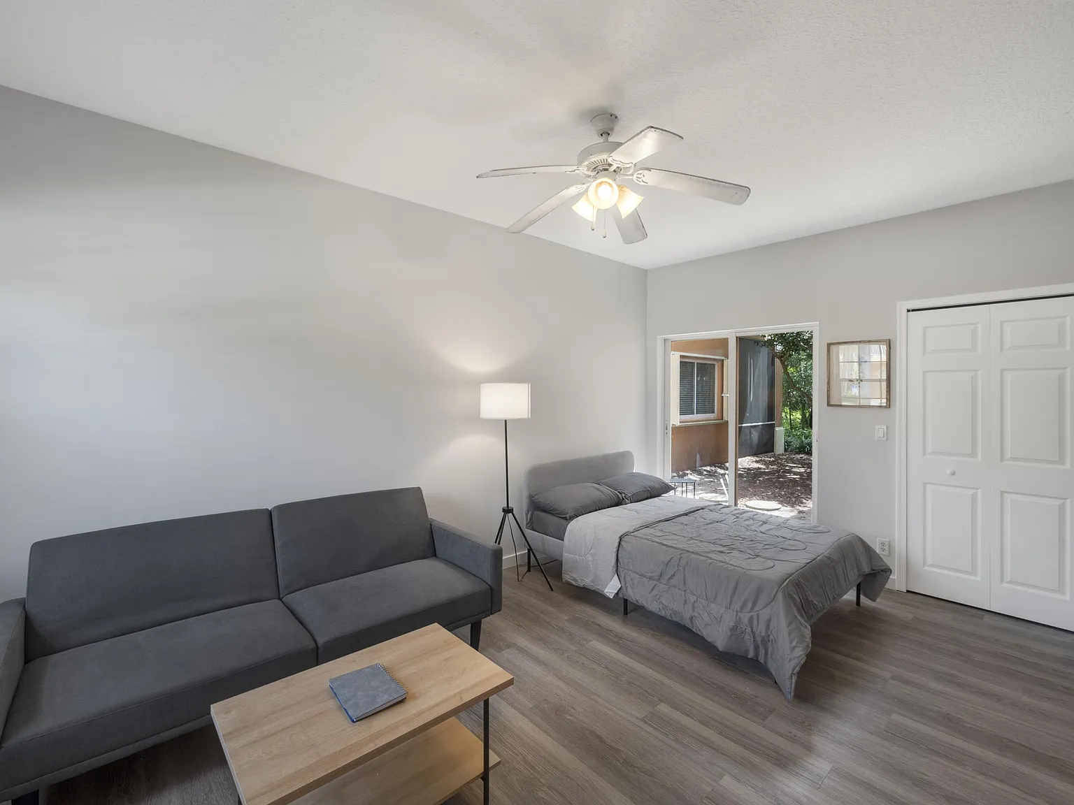 1 bed, 1.0 bath, 250 sqft, $1,350 — Photo 2