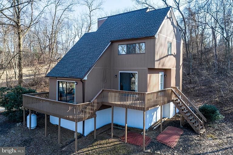 1st image of 109 Dorothy Ln