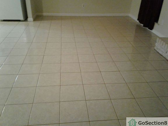 5th image of 821 Hudson Dr