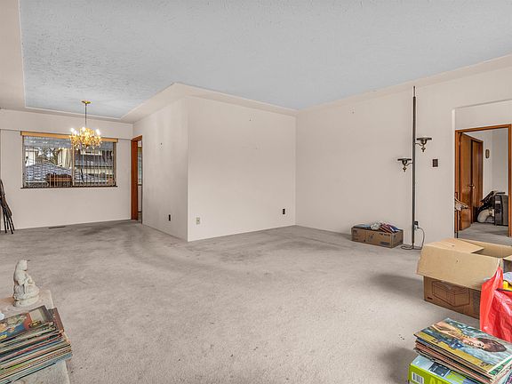 5th image of 409 E 63rd Ave