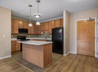 619 8th St SE Unit 211, Minneapolis, MN 55414