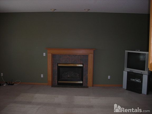4th image of 3830 Oxford Dr