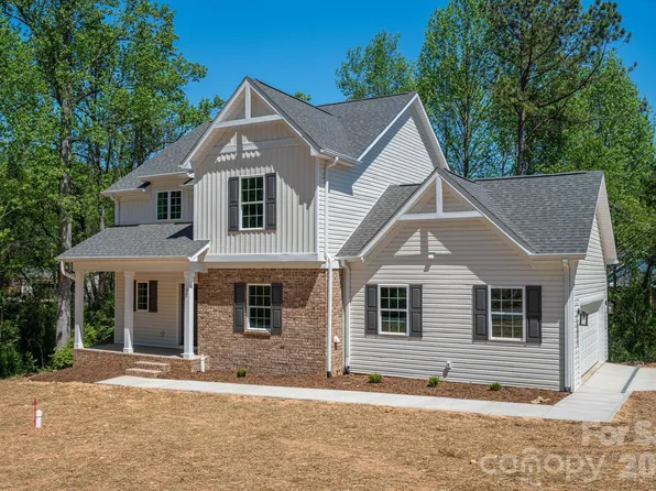 17 Tennyson Dr, Taylorsville, NC 28681