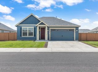 206 Bravo St, Moxee, WA 98936