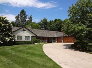 2285 Hammock Hill Ln, Brookfield, WI 53045