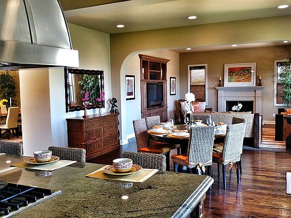 Open and bright floor plan