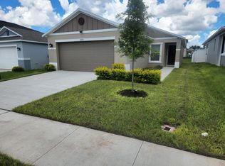 1055 Papaya Cir, Davenport, FL 33897