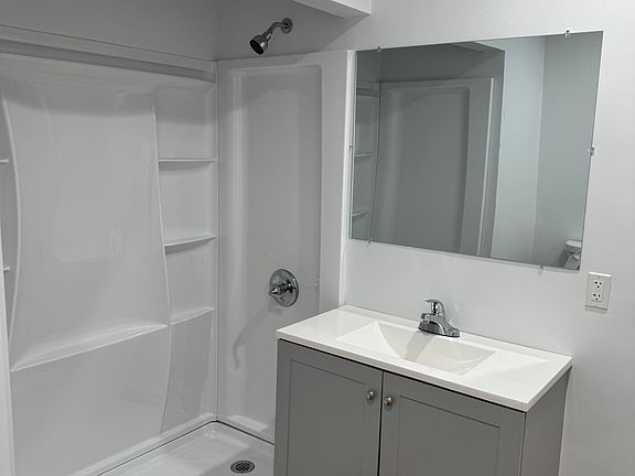 3rd image of 5141 Sultana Ave