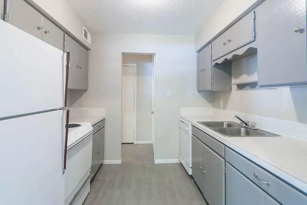 1 bed, 1.0 bath, 646 sqft, $895 — Photo 4