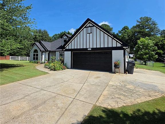 2nd image of 2800 Cove Crossing Dr