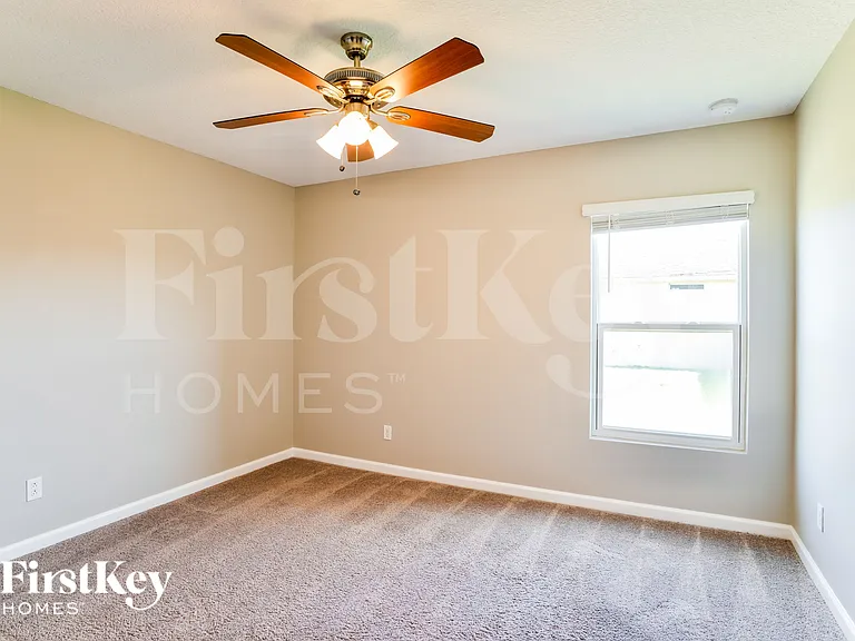 1082 SW Bianca Ave — Photo 13