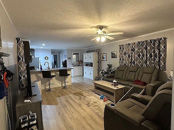 5th image of 233 Long Leaf Dr