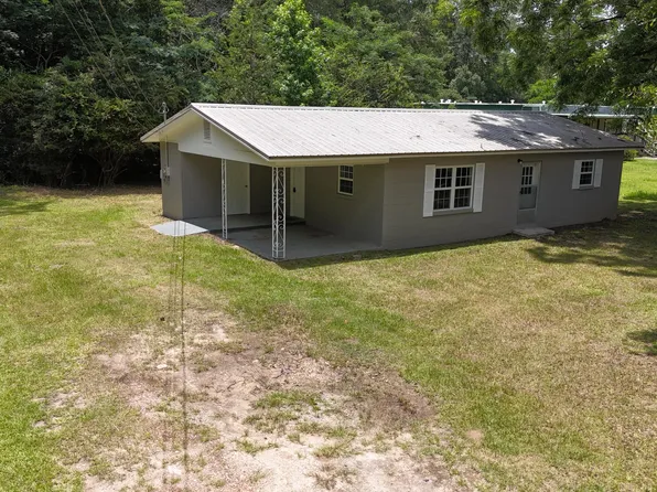 5437 Pearl St, Graceville, FL 32440