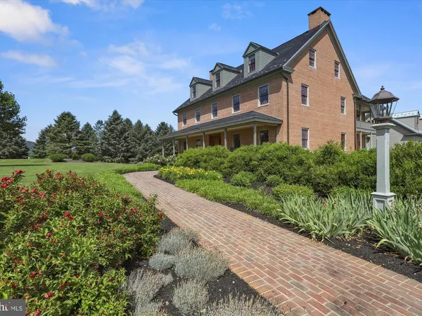 60 Southside Dr, Newville, PA 17241