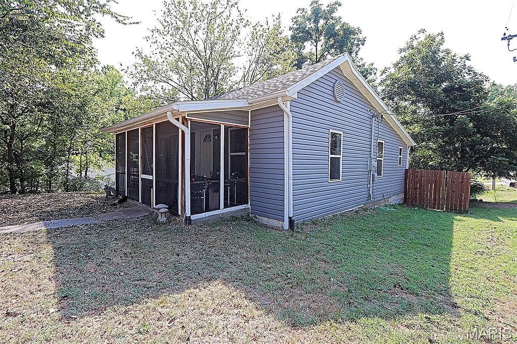 1439 N Spanish St, Cape Girardeau, MO 63701 | Zillow