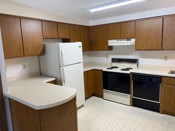 172 West Hill Road, 172 W Hill Rd APT 4, Rhinelander, WI 54501