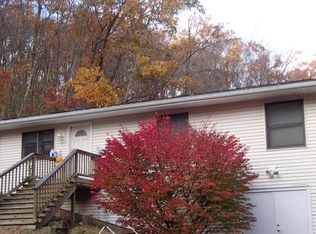 8 Old Town Rd, Newtown, CT 06470