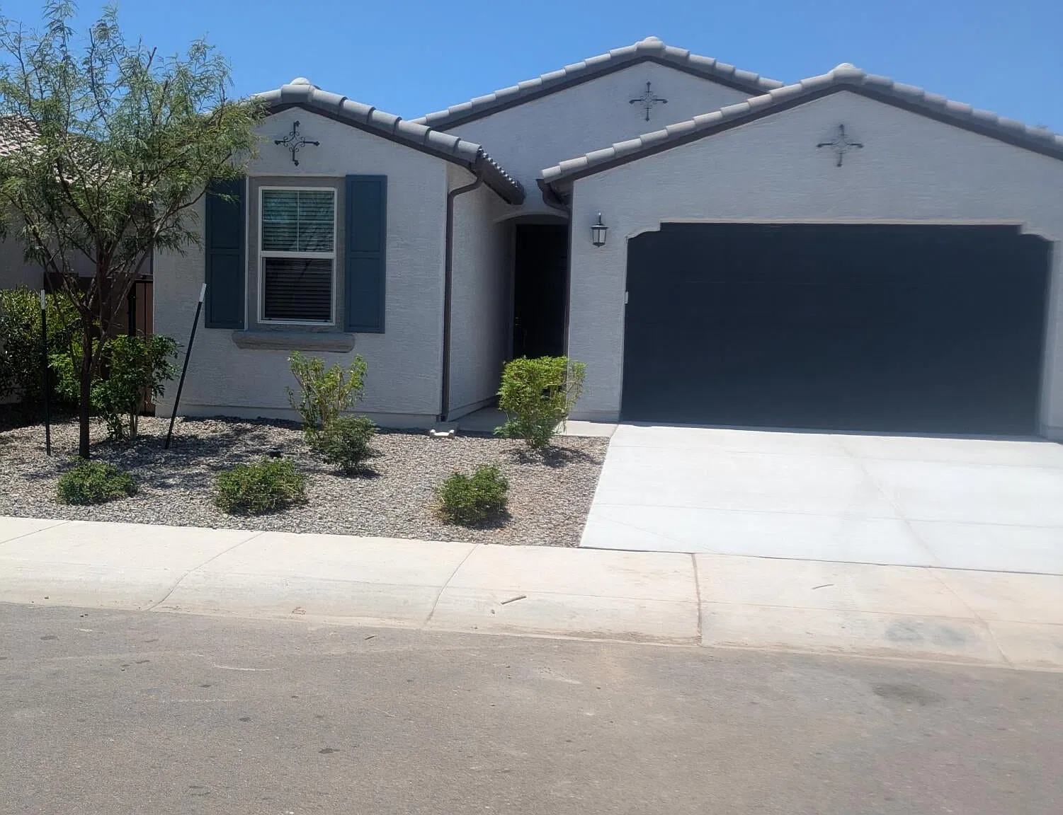 4 bed, 2105 sqft, $3,900 — Photo 2