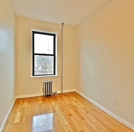4th image of 249 13th St APT 20