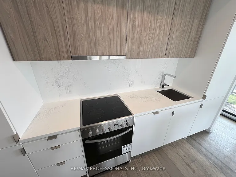 7 Smith Cres #619 — Photo 13