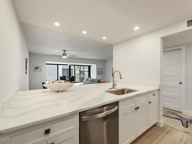 760 Sextant Dr #321 — Photo 21