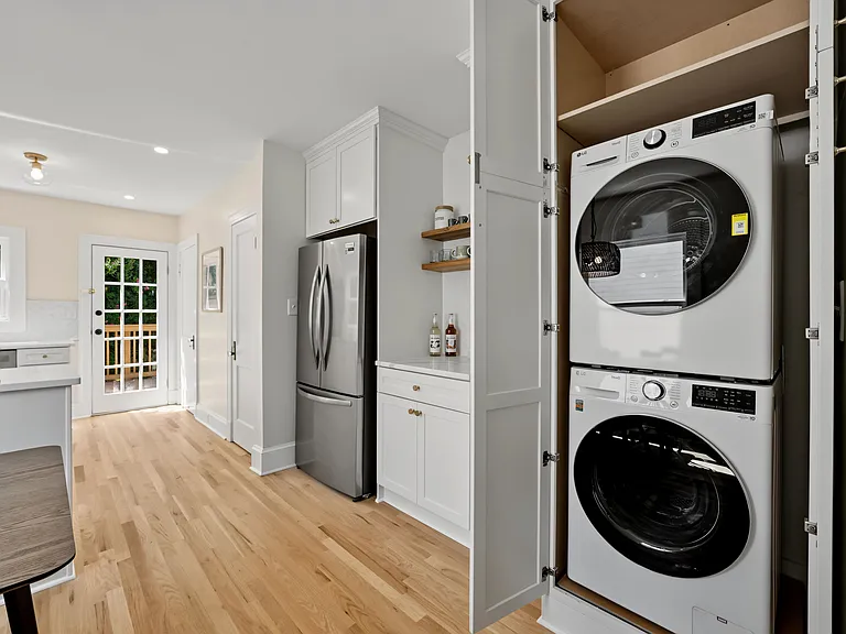 804 Berkeley Ave NW — Photo 8