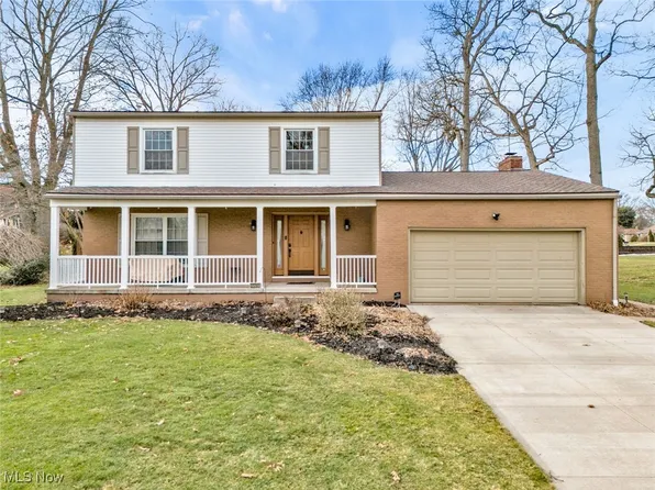 2590 Belair Dr, Akron, OH 44319