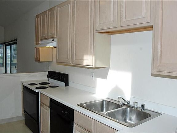 5th image of 505 Larkspur Plaza Dr APT 6A