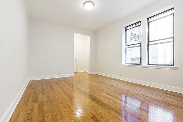 Rented by Dixon Advisory USA Inc. | media 21