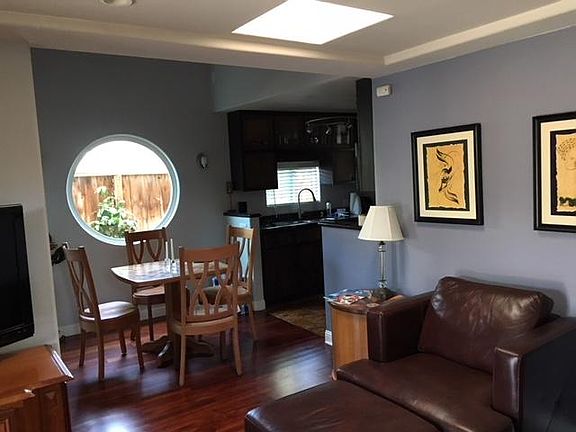 2nd image of 2660 Montclair St