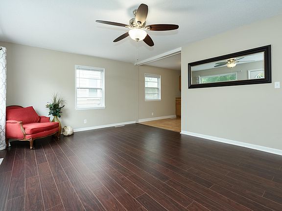 4th image of 157 Broadway Blvd