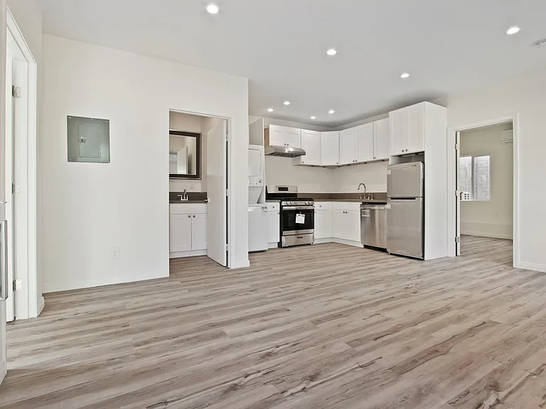 8345 Westlawn Ave — Photo 13