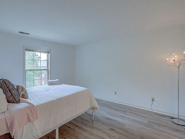 100 Northridge Dr #9 — Photo 14