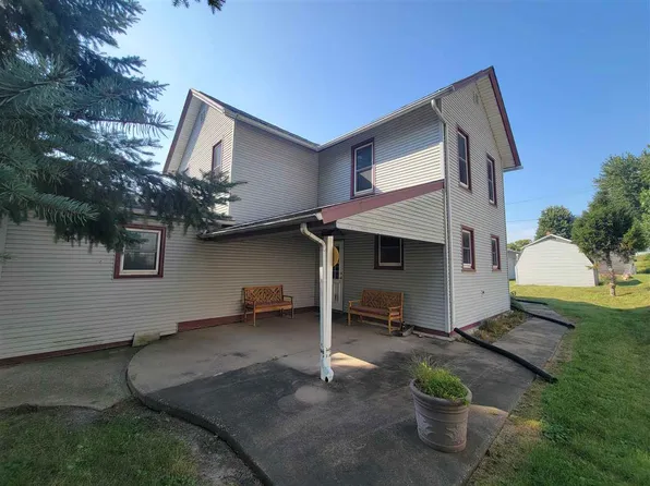 218 E Main St, Oxford, IA 52322