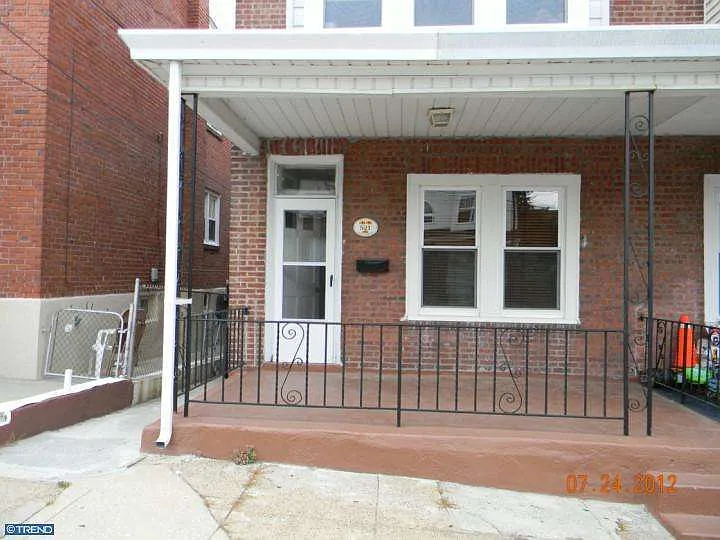 521 Grove St photo 1