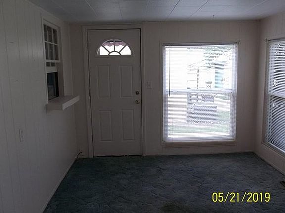 2nd image of 2224 Barnard St