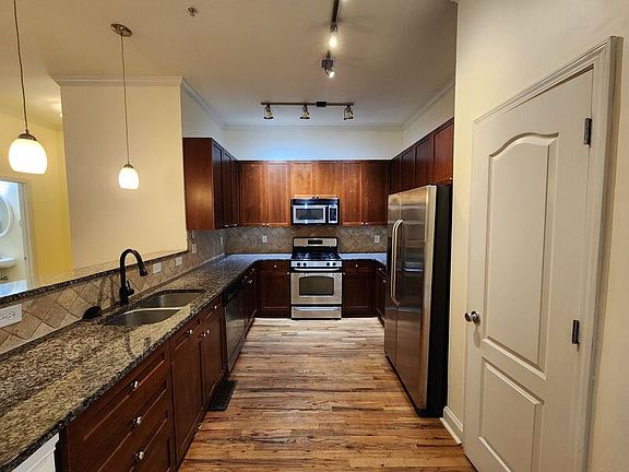 3rd image of 1943 Sterling Oaks Cir NE
