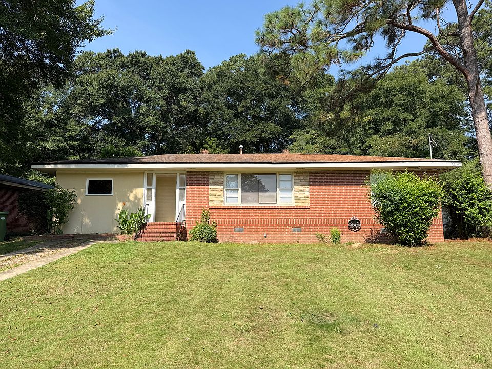 1st image of 2673 Fernwood Ave