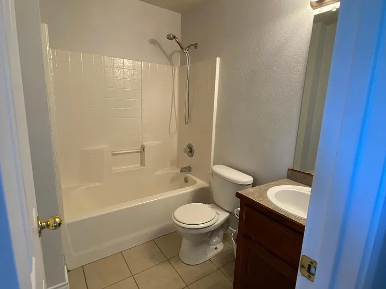 611 Oliver Ln — Photo 14