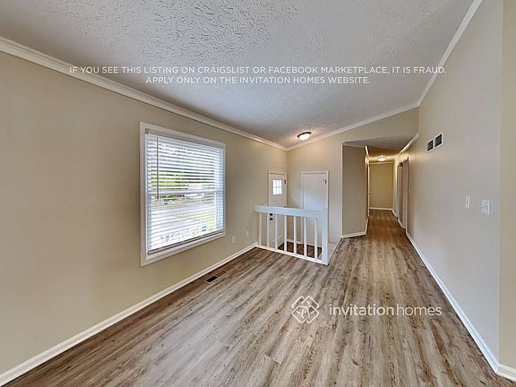 4th image of 4030 Leicester Dr NE