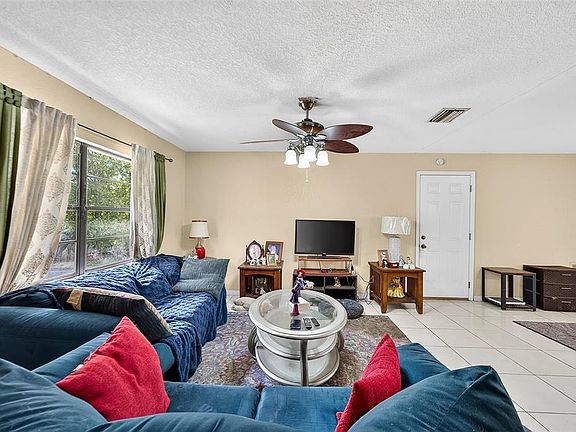 4th image of 1917 CEDARBROOKE DRIVE
